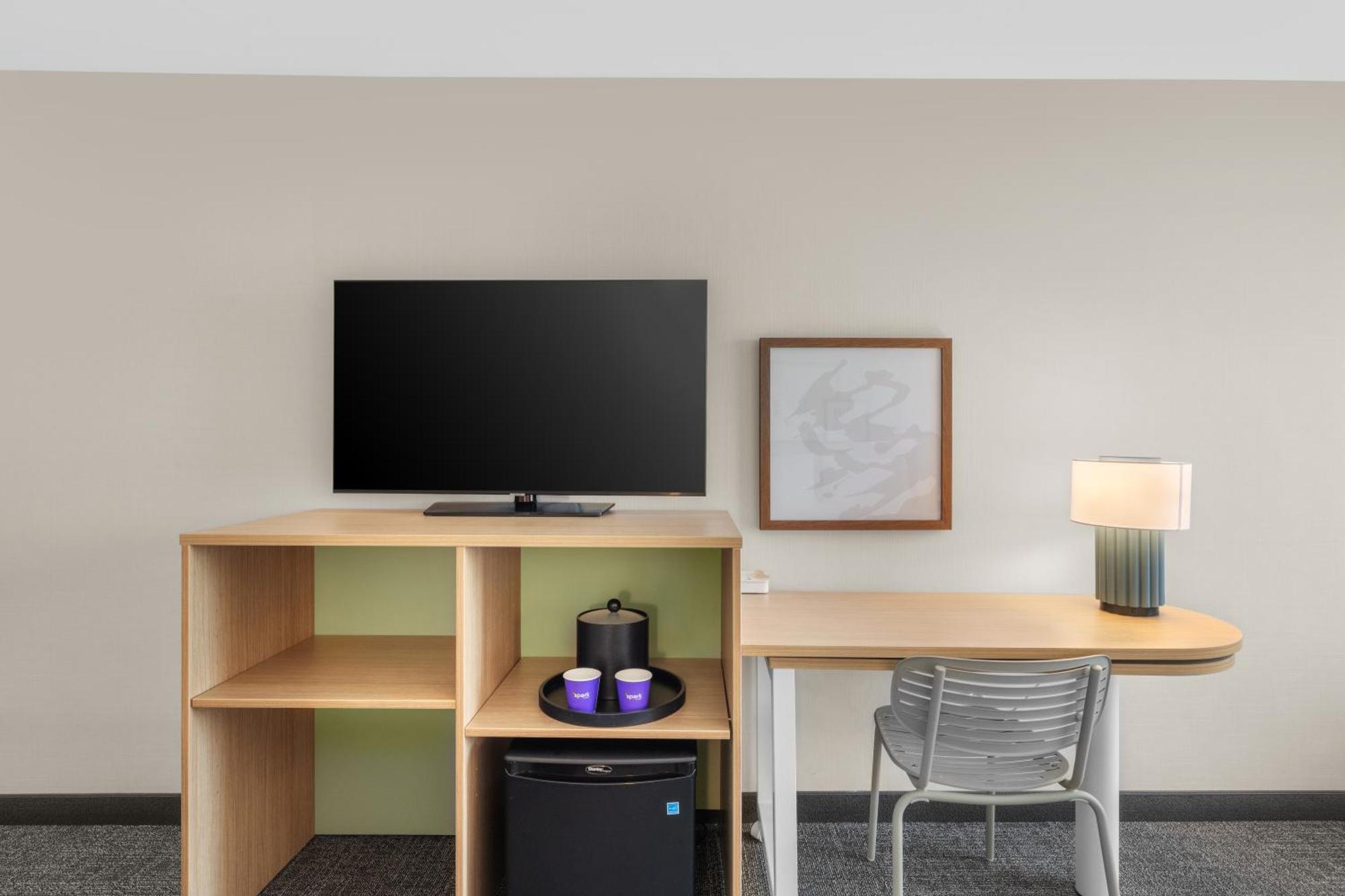 Spark By Hilton Bakersfield Central Bilik gambar