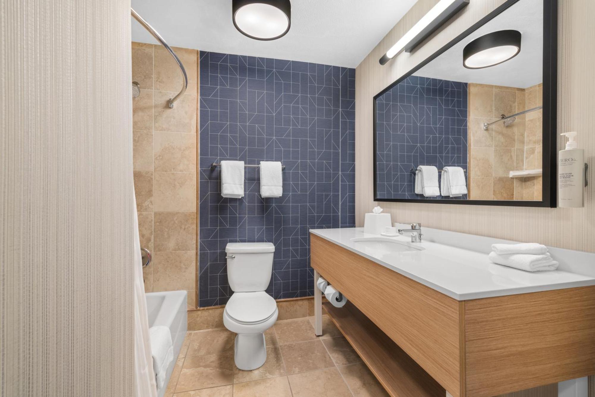 Spark By Hilton Bakersfield Central Bilik gambar